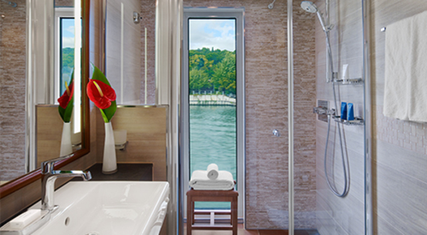 Viking Longship Explorer Suite 4.jpg